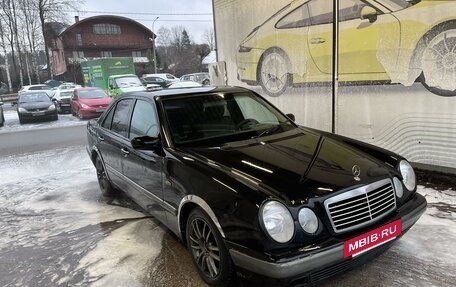 Mercedes-Benz E-Класс, 1998 год, 290 000 рублей, 3 фотография