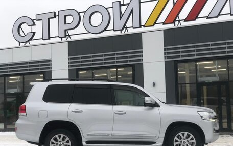 Toyota Land Cruiser 200, 2018 год, 6 750 000 рублей, 4 фотография