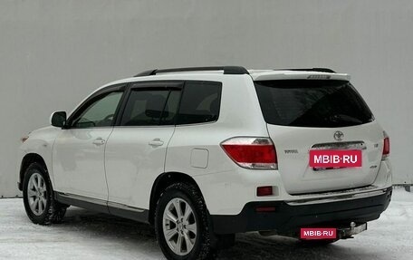 Toyota Highlander III, 2013 год, 1 950 000 рублей, 7 фотография