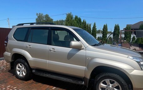 Toyota Land Cruiser Prado 120 рестайлинг, 2006 год, 2 300 000 рублей, 3 фотография