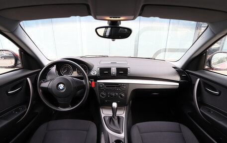 BMW 1 серия, 2010 год, 930 000 рублей, 18 фотография