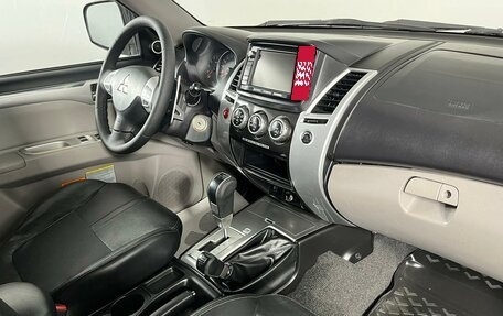 Mitsubishi Pajero Sport II рестайлинг, 2013 год, 2 179 000 рублей, 13 фотография