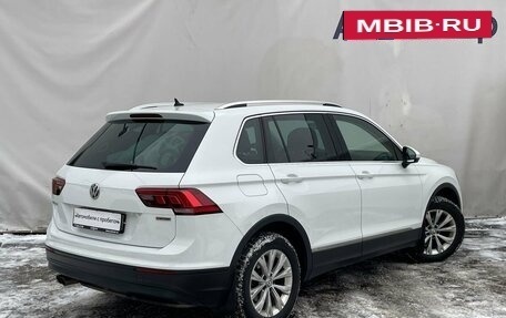 Volkswagen Tiguan II, 2018 год, 2 549 000 рублей, 5 фотография