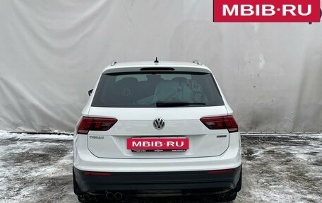 Volkswagen Tiguan II, 2018 год, 2 549 000 рублей, 6 фотография