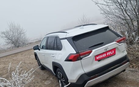 Toyota RAV4, 2023 год, 4 540 000 рублей, 8 фотография