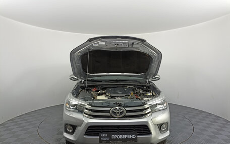 Toyota Hilux VIII, 2016 год, 3 610 000 рублей, 13 фотография