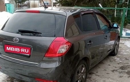 KIA cee'd I рестайлинг, 2010 год, 700 000 рублей, 3 фотография