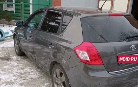 KIA cee'd I рестайлинг, 2010 год, 700 000 рублей, 2 фотография