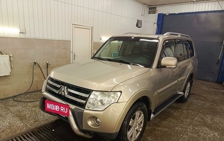 Mitsubishi Pajero IV, 2008 год, 1 899 000 рублей, 2 фотография