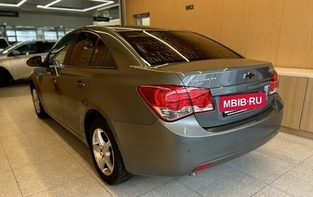 Chevrolet Cruze II, 2010 год, 850 000 рублей, 6 фотография