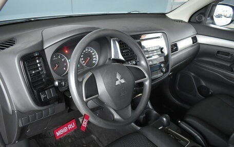 Mitsubishi Outlander III рестайлинг 3, 2012 год, 1 470 000 рублей, 11 фотография