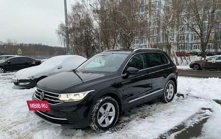 Volkswagen Tiguan II, 2021 год, 4 190 000 рублей, 3 фотография