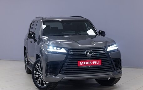 Lexus LX, 2024 год, 24 000 000 рублей, 14 фотография