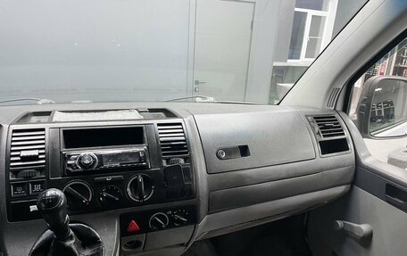 Volkswagen Caravelle T5, 2009 год, 1 349 000 рублей, 21 фотография