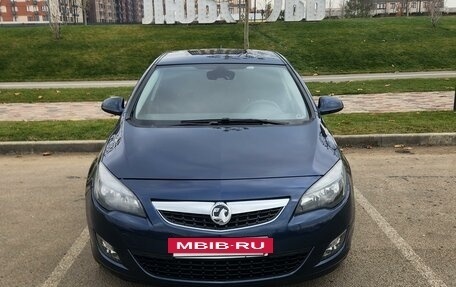 Opel Astra J, 2010 год, 720 000 рублей, 2 фотография