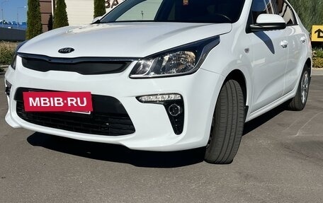 KIA Rio IV, 2018 год, 1 560 000 рублей, 2 фотография