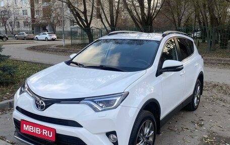 Toyota RAV4, 2018 год, 3 850 000 рублей, 1 фотография