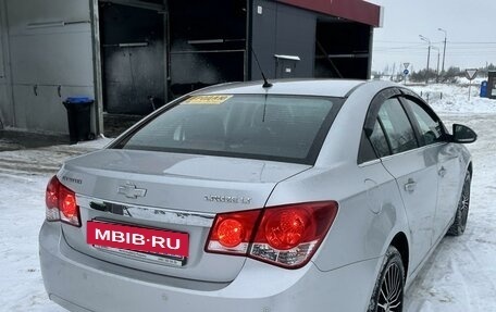 Chevrolet Cruze II, 2011 год, 825 000 рублей, 4 фотография