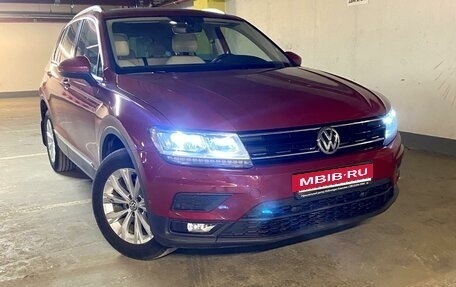 Volkswagen Tiguan II, 2017 год, 2 549 000 рублей, 2 фотография