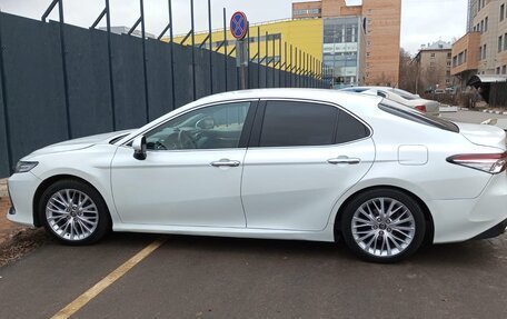 Toyota Camry, 2019 год, 2 150 000 рублей, 6 фотография