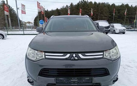 Mitsubishi Outlander III рестайлинг 3, 2014 год, 1 859 000 рублей, 2 фотография