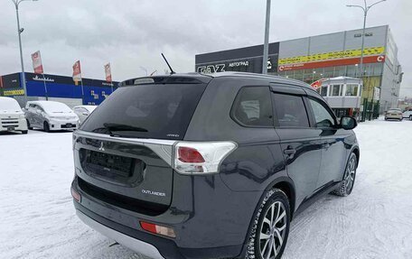 Mitsubishi Outlander III рестайлинг 3, 2014 год, 1 859 000 рублей, 7 фотография