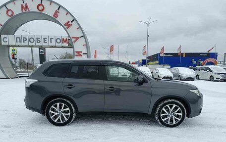 Mitsubishi Outlander III рестайлинг 3, 2014 год, 1 859 000 рублей, 8 фотография