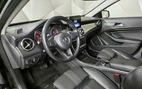 Mercedes-Benz GLA, 2018 год, 2 798 000 рублей, 14 фотография