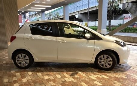 Toyota Vitz, 2015 год, 1 500 000 рублей, 4 фотография