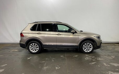 Volkswagen Tiguan II, 2020 год, 2 600 000 рублей, 7 фотография