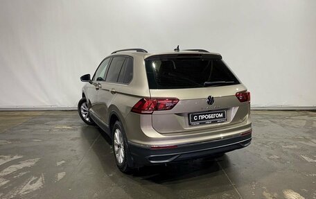 Volkswagen Tiguan II, 2020 год, 2 600 000 рублей, 6 фотография