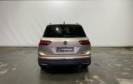 Volkswagen Tiguan II, 2020 год, 2 600 000 рублей, 5 фотография