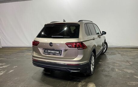 Volkswagen Tiguan II, 2020 год, 2 600 000 рублей, 4 фотография