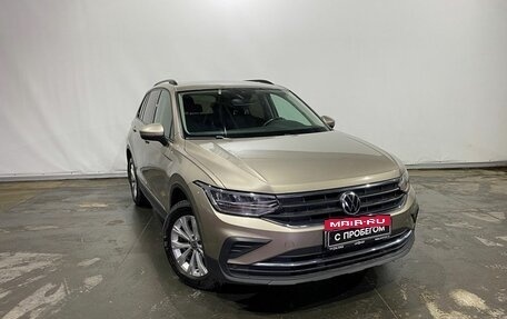 Volkswagen Tiguan II, 2020 год, 2 600 000 рублей, 3 фотография