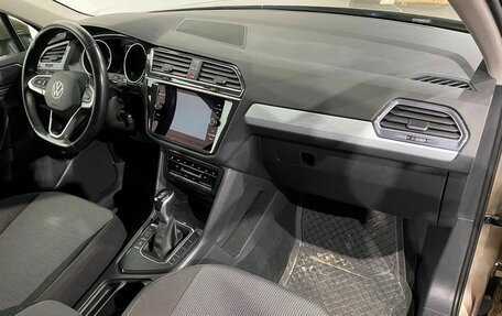 Volkswagen Tiguan II, 2020 год, 2 600 000 рублей, 11 фотография