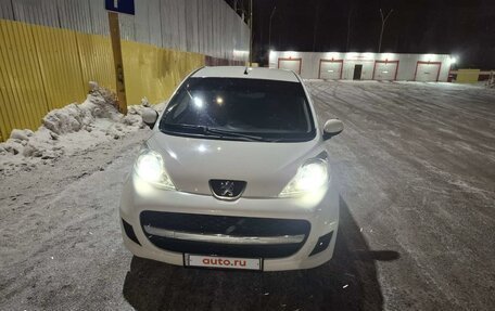 Peugeot 107 I рестайлинг, 2011 год, 495 000 рублей, 4 фотография