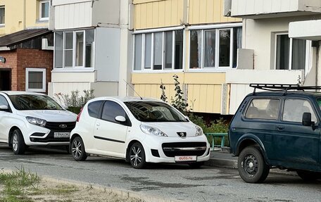 Peugeot 107 I рестайлинг, 2011 год, 495 000 рублей, 2 фотография