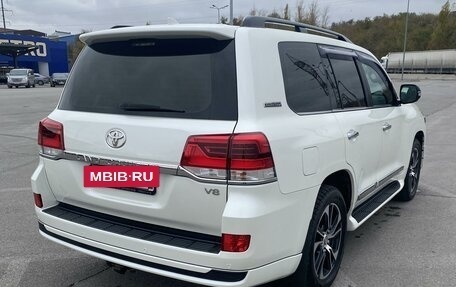 Toyota Land Cruiser 200, 2017 год, 7 650 000 рублей, 6 фотография