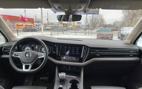 Volkswagen Touareg III, 2018 год, 3 800 000 рублей, 21 фотография