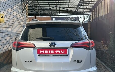 Toyota RAV4, 2016 год, 2 650 000 рублей, 3 фотография