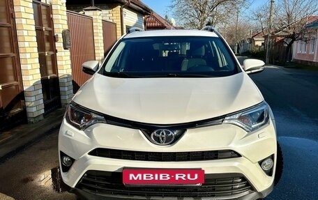 Toyota RAV4, 2016 год, 2 650 000 рублей, 2 фотография