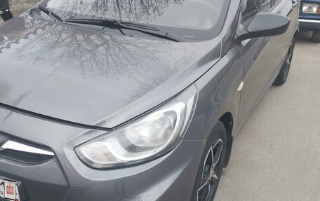 Hyundai Solaris II рестайлинг, 2013 год, 740 000 рублей, 5 фотография