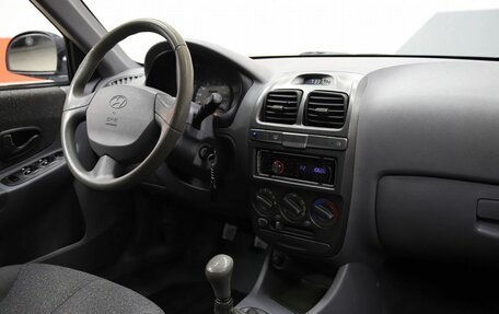 Hyundai Accent II, 2006 год, 11 фотография