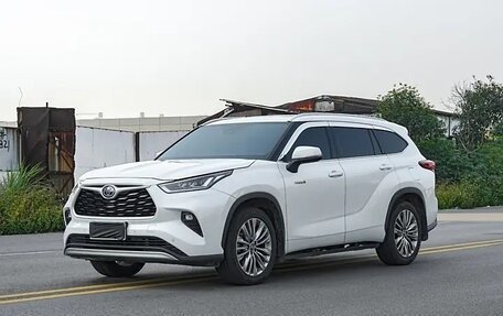 Toyota Highlander, 2022 год, 4 100 000 рублей, 1 фотография