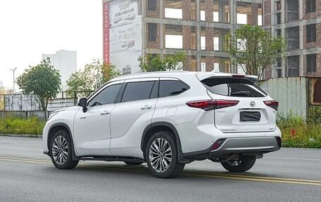 Toyota Highlander, 2022 год, 4 100 000 рублей, 4 фотография