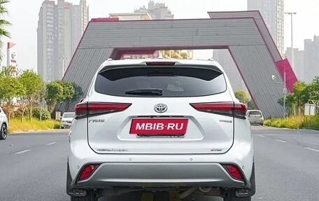 Toyota Highlander, 2022 год, 4 100 000 рублей, 7 фотография