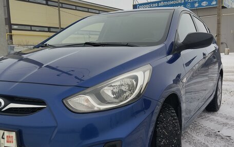 Hyundai Solaris II рестайлинг, 2011 год, 780 000 рублей, 4 фотография