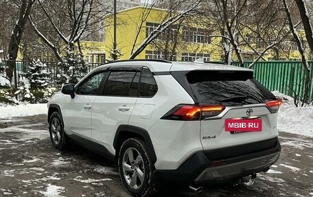 Toyota RAV4, 2021 год, 3 380 000 рублей, 6 фотография