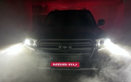 Toyota Land Cruiser 200, 2015 год, 8 000 000 рублей, 1 фотография