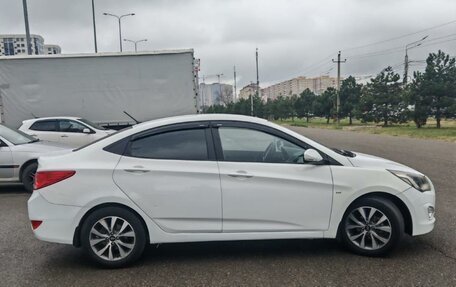 Hyundai Solaris II рестайлинг, 2015 год, 3 фотография